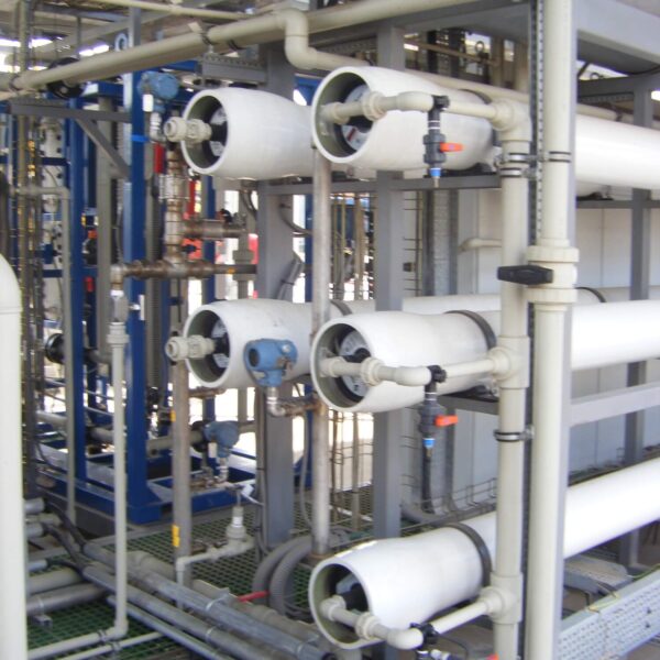 Diseño y construcción de planta de tratamiento de agua en industria petroquímica