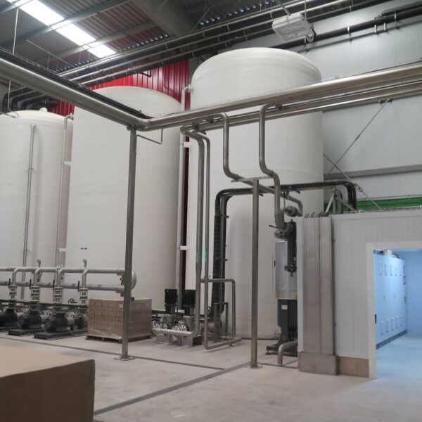 Diseño y construcción de planta de tratamiento de agua en industria de bebidas y refrescos