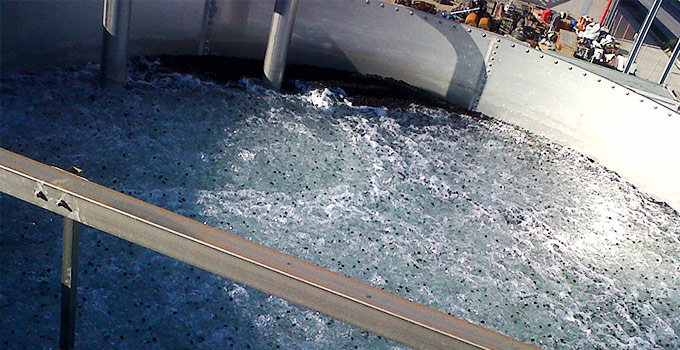 Ventajas de implementar un reactor MBBR en el tratamiento de aguas